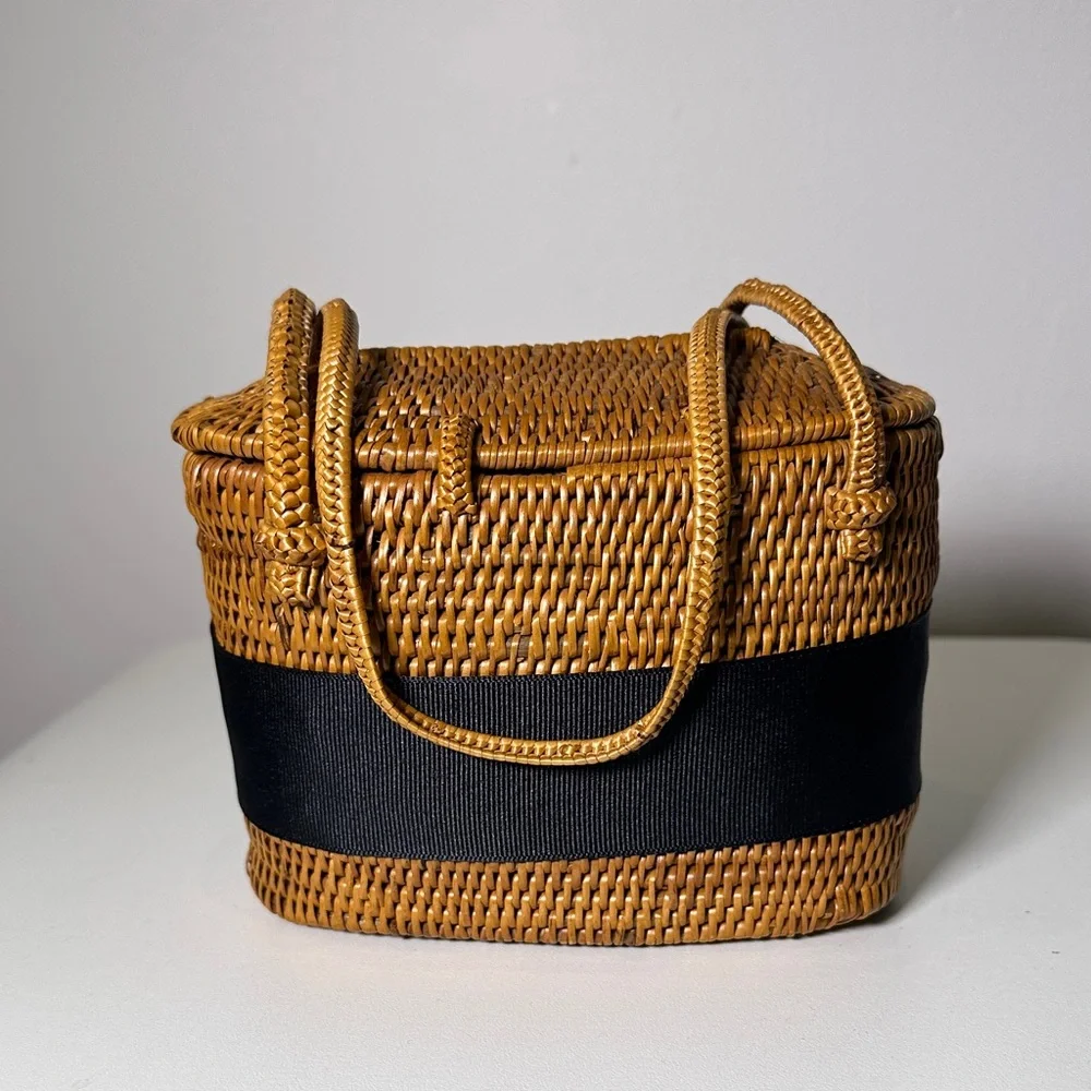 Chic Tan Woven Mini Bag with Black Accent - Picture 5 of 15